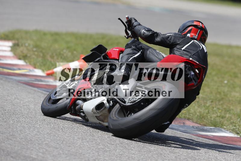 /27 12.06.2025 Ducati Schweiz Trackday Warmup  ADR/gelb-jeaune/32